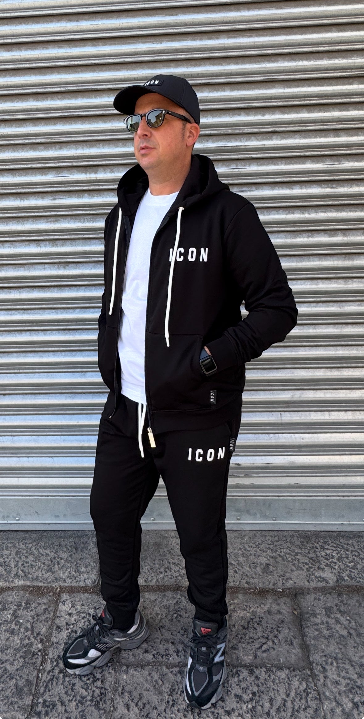 Tuta ICON con cappuccio