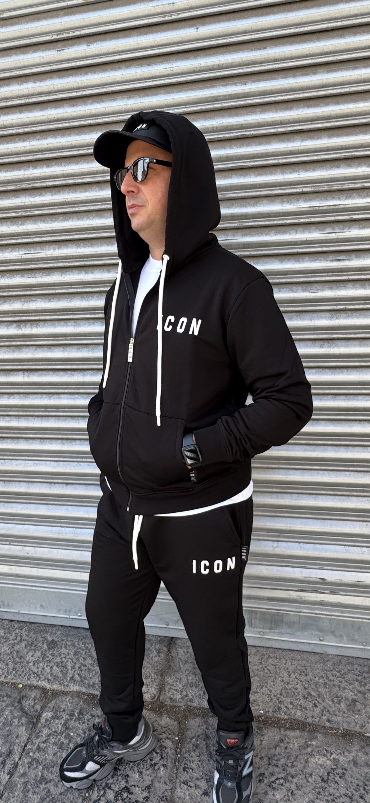 Tuta ICON con cappuccio